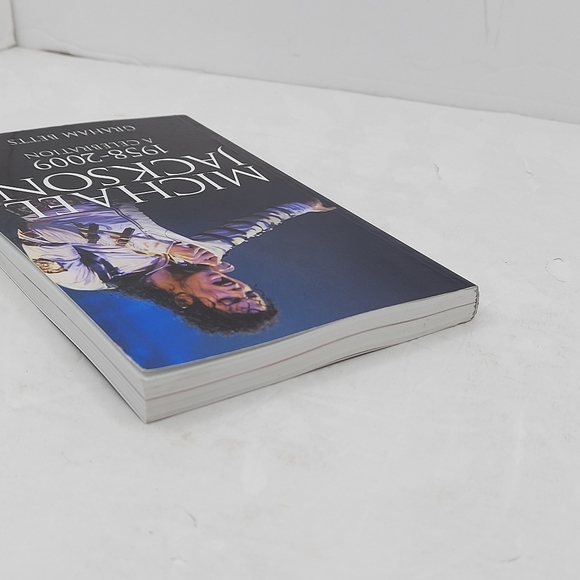 Michael Jackson, 1958-2009 : A Celebration by Graham Betts. - Picture 10 of 12